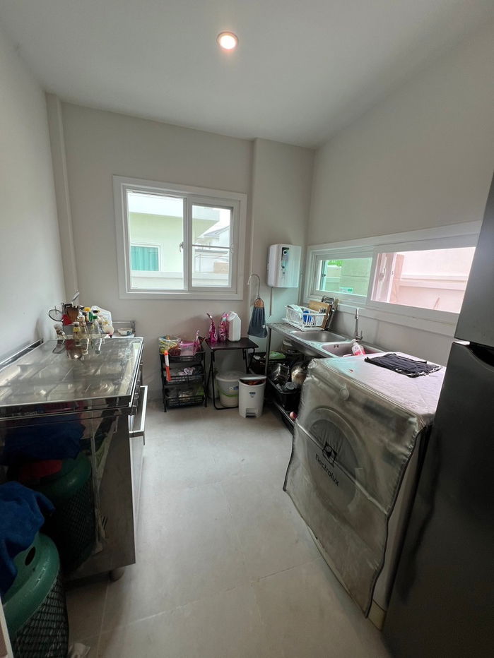 รูป บ้านเดี่ยว 2 ชั้น 3 ห้องนอน 3 ห้องน้ำ เฟอร์ครบ ซ.ลาดกระบัง 54 - รูปที่ 10/17