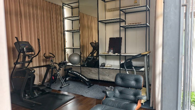 รูป บ้านหรูใจกลางลาดพร้าว ซอยนาคนิวาส 37 สไตล์โมเดิร์น ลักซ์ชัวรี บรรยากาศเงียบสงบ - รูปที่ 10/10