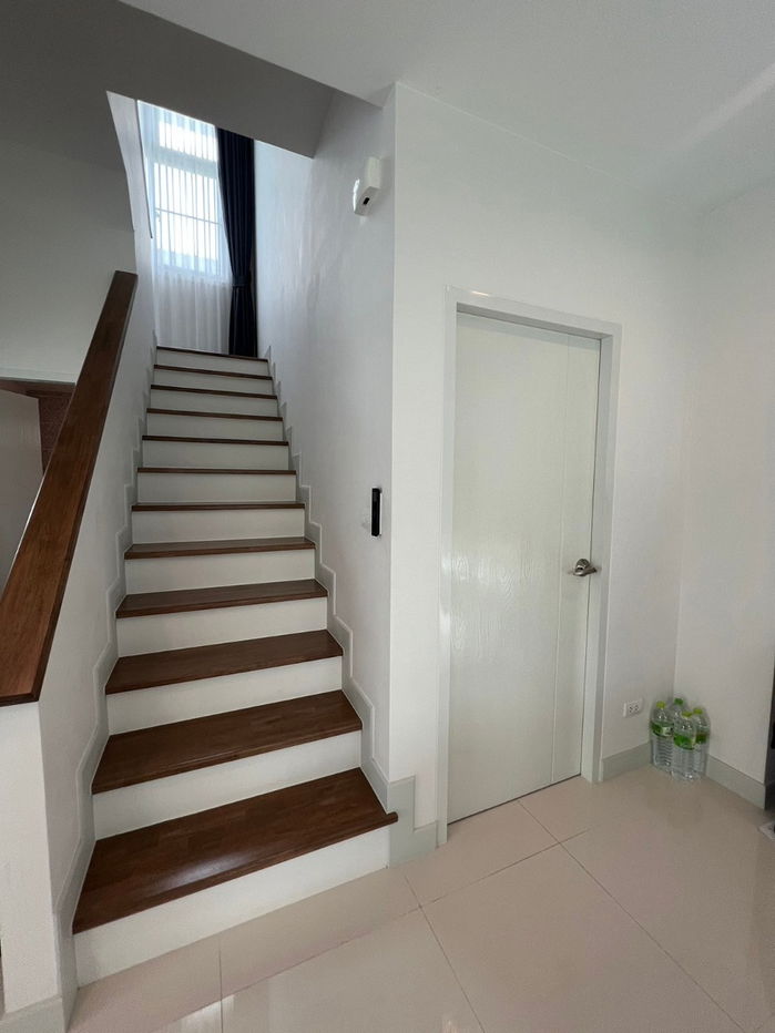รูป บ้านเดี่ยว 2 ชั้น 3 ห้องนอน 3 ห้องน้ำ เฟอร์ครบ ซ.ลาดกระบัง 54 - รูปที่ 9/17