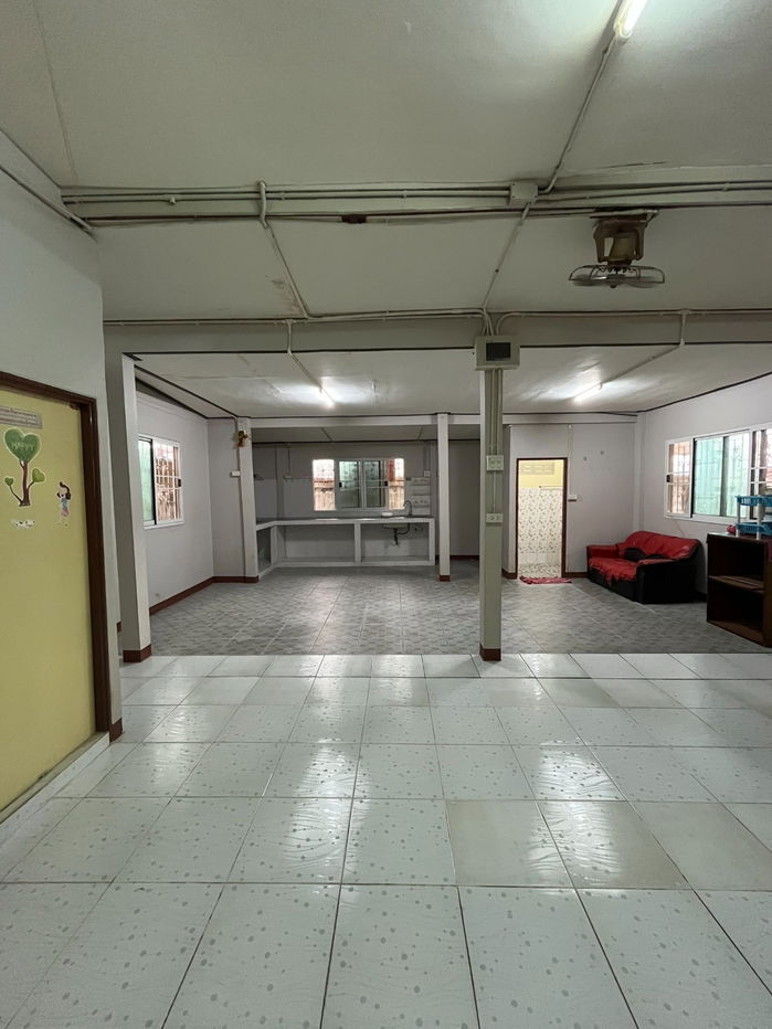 รูป ประกาศขายบ้านเดี่ยว 2 ชั้น พร้อมต่อเติมห้องครัวด้านหลัง - รูปที่ 21/40