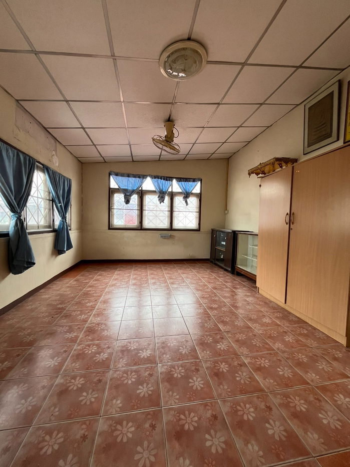 รูป ประกาศขายบ้านเดี่ยว 2 ชั้น พร้อมต่อเติมห้องครัวด้านหลัง - รูปที่ 13/40