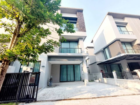 ขายด่วน บ้านกลางเมือง Classe เอกมัย-รามอินทรา ถูกสุดในโครงกาน 
