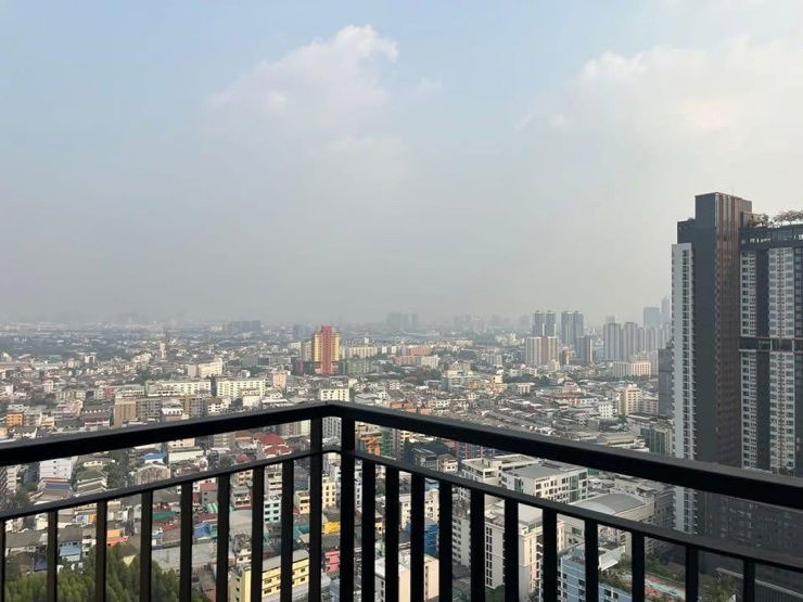 picture  For rent ✨ Life Ratchadapisek 🔥 Line ID @034etfin 📲 2 bedroom 2 bathroom ✨  MRT Huai Khwang 400 metres 💙 - 15/15