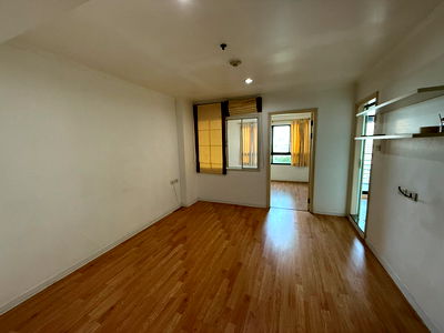 ขายคอนโด : ขายด่วน !!! ราคาถูกกกกกก โลเคชั่นดี น่าลงทุนหรืออยู่อาศัย