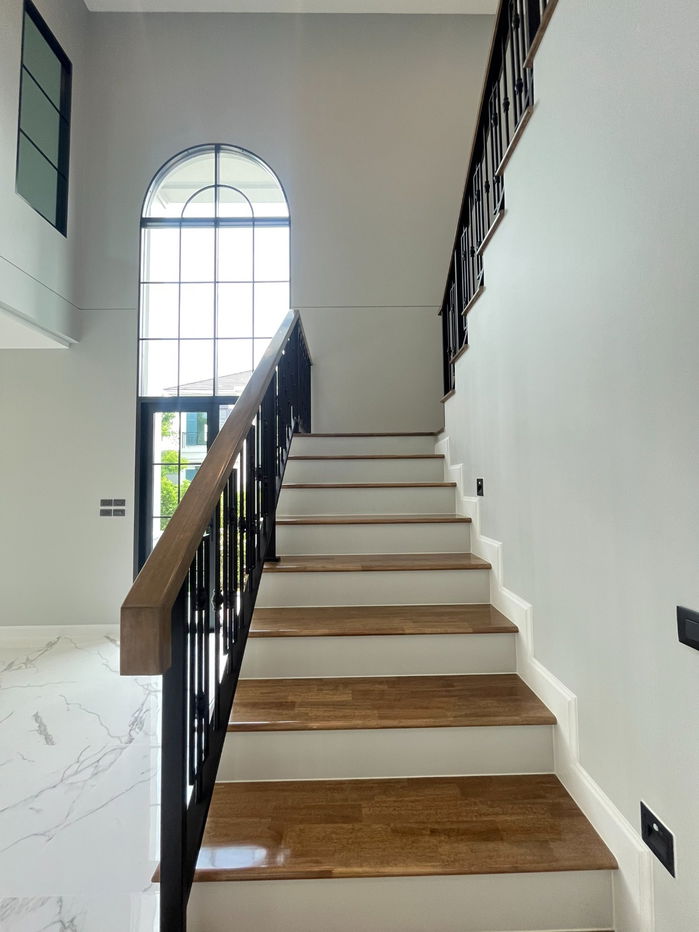 picture Last Corner Unit in the Zone! Setthasiri Don Mueang: A 308 sq.m. House on a 75.3 sq. wah Plot 4 Bedrooms, 5 Bathrooms, 3 Parking Spaces - 13/33