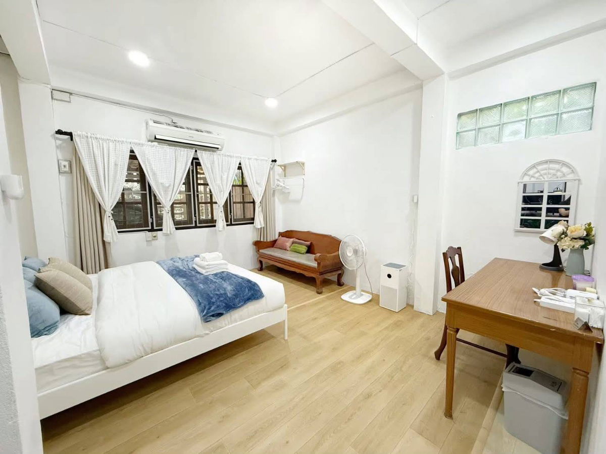 รูป เซ้งที่พักรีโนเวทใหม่ ทำเลทองกลางท่าแพ เหมาะสำหรับทำธุรกิจ Airbnb, Guesthouse, Hostel T.094-6511456 - รูปที่ 11/27