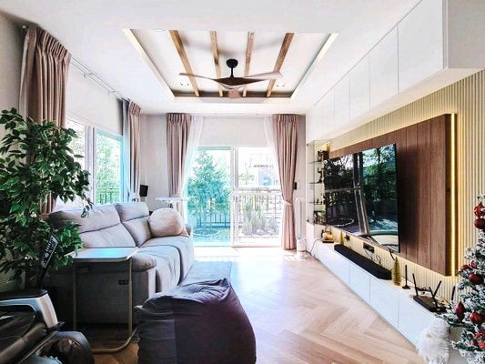 รูป [ให้เช่า] หมู่บ้าน เซนโทร พหลฯ - วิภาวดี 2 / 4 ห้องนอน 4 ห้องน้ำ / 67 ตรว. 226 ตรม. **55,000** บ้านเดี่ยวหลังมุม ใกล้ห้างฟิวเจอร์พาร์ครังสิต - รูปที่ 2/13