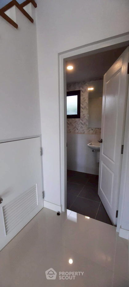 picture 4-BR House at Centro Vibhavadi in Don Mueang (ID 2242700) - 18/23