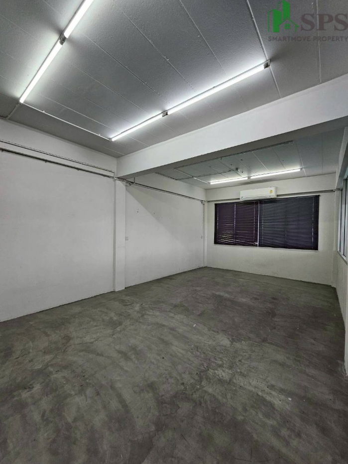 picture Newly renovated Commercial Buildings for Rent – 2 Units (SPSP620) - 11/20