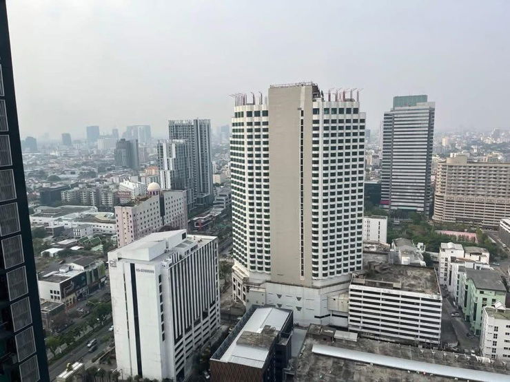 picture  For rent ✨ Life Ratchadapisek 🔥 Line ID @034etfin 📲 2 bedroom 2 bathroom ✨  MRT Huai Khwang 400 metres 💙 - 13/15