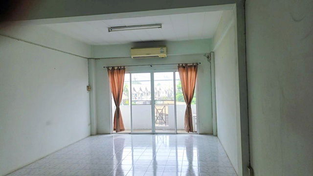 picture Parking available in front and back BIG C PathumThani 400m. Commercial building for rent 3-storey + - 5/8