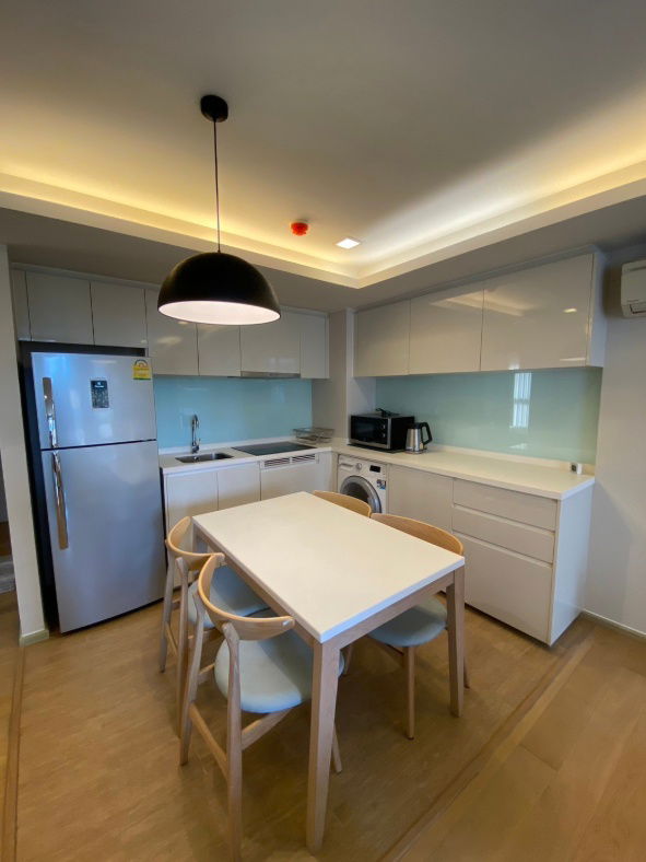 picture Available for rent: Liv@49, homey style room, nice to live in, easy to travel, near the BTS. - 7/11