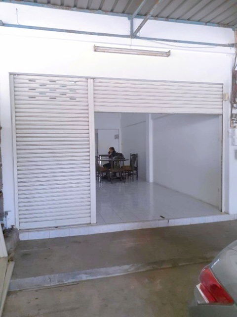 picture Parking available in front and back BIG C PathumThani 400m. Commercial building for rent 3-storey + - 6/8