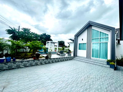 Houses for sale : Ready to move in house, private swimming pool, good atmosphere