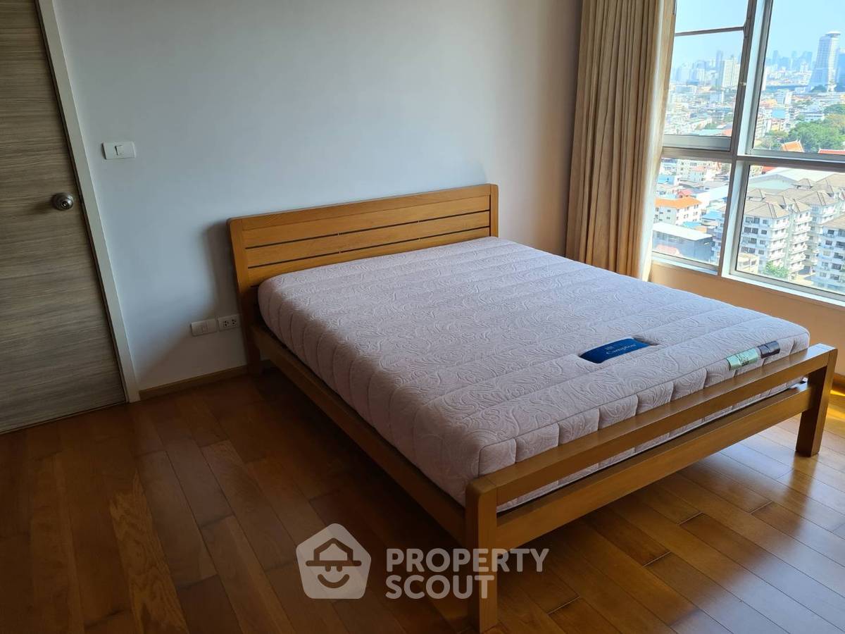 picture 1-BR Condo at Hive Taksin near BTS Wongwian Yai (ID 593537) - 11/30