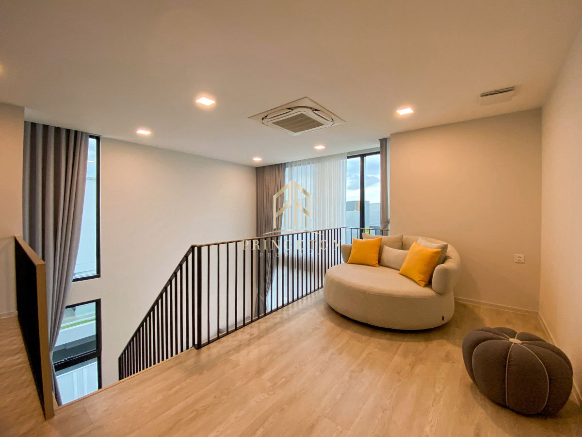picture Luxury Home for Rent at VIVE Krungthep Kreetha Comes with a Private Swimming Pool - 31/48