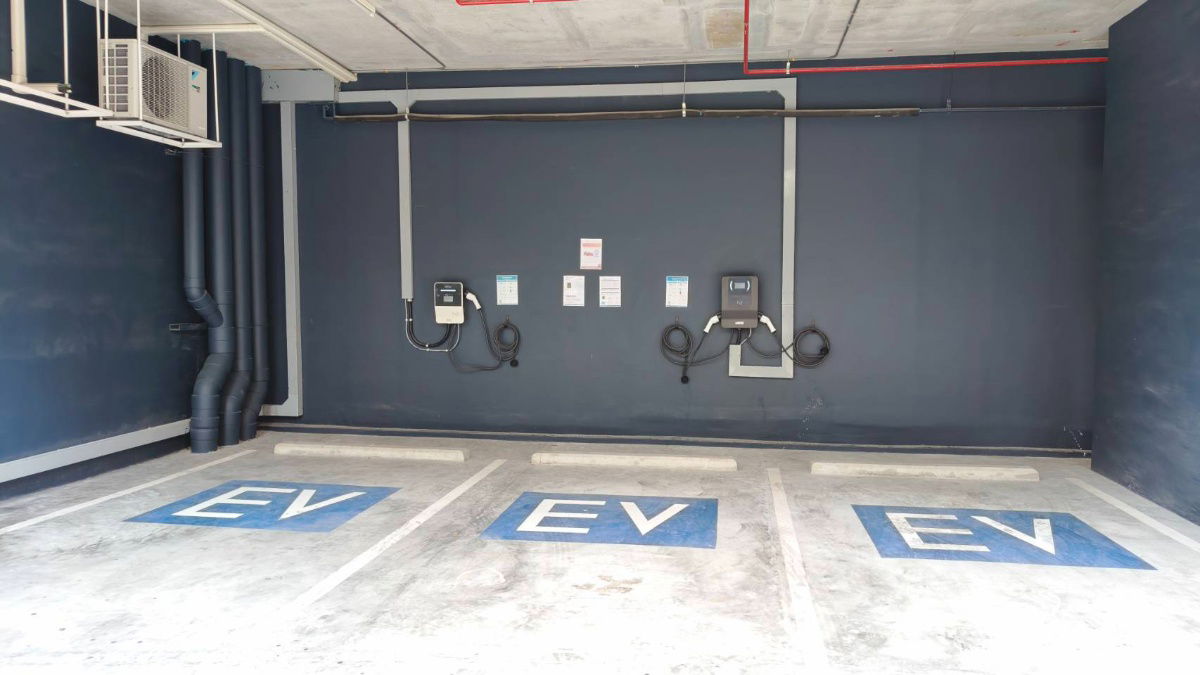 picture Only 200 meters from MRT Bang Kapi Condo for rent: The Origin Ladprao-Bang Kapi, fully functional with furniture & walk-in closet corner. - 11/18
