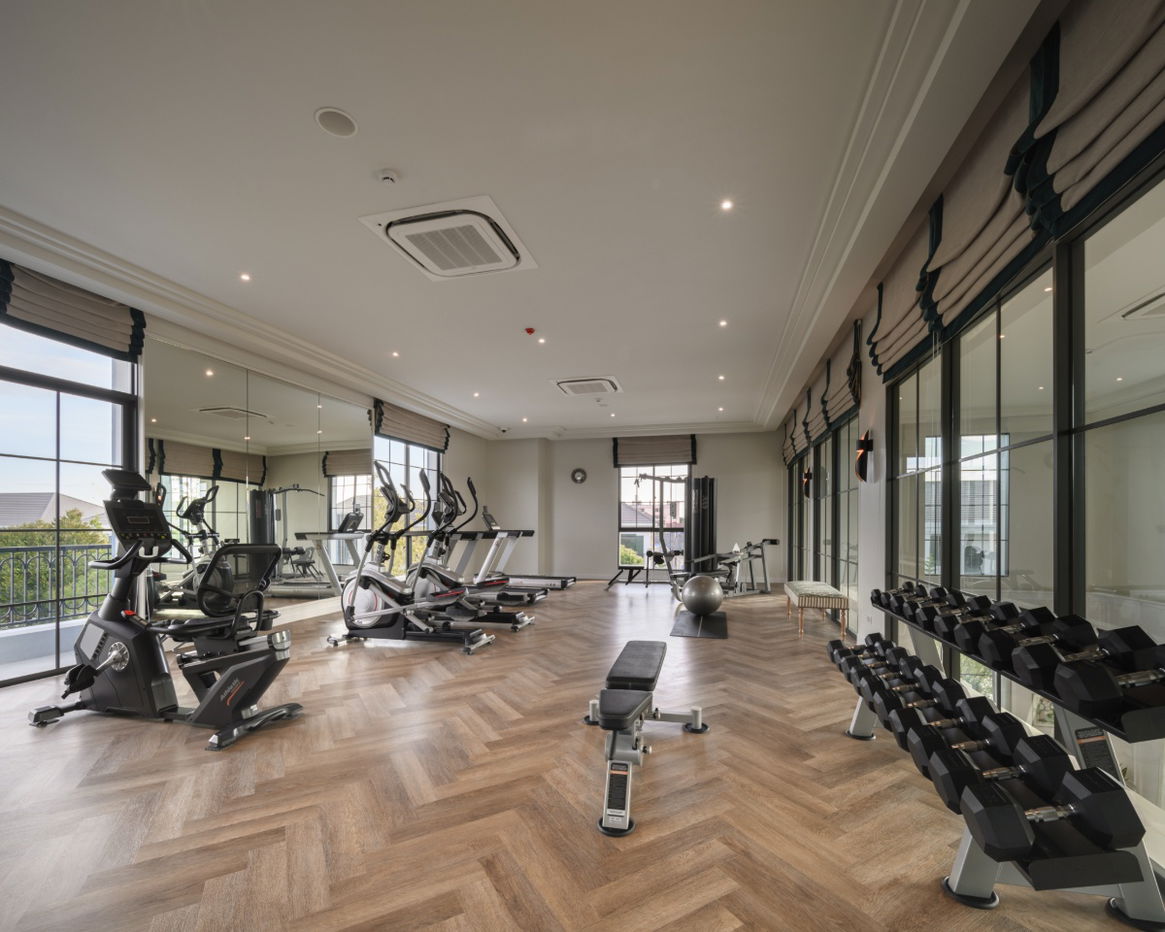 picture Last Corner Unit in the Zone! Setthasiri Don Mueang: A 308 sq.m. House on a 75.3 sq. wah Plot 4 Bedrooms, 5 Bathrooms, 3 Parking Spaces - 27/33