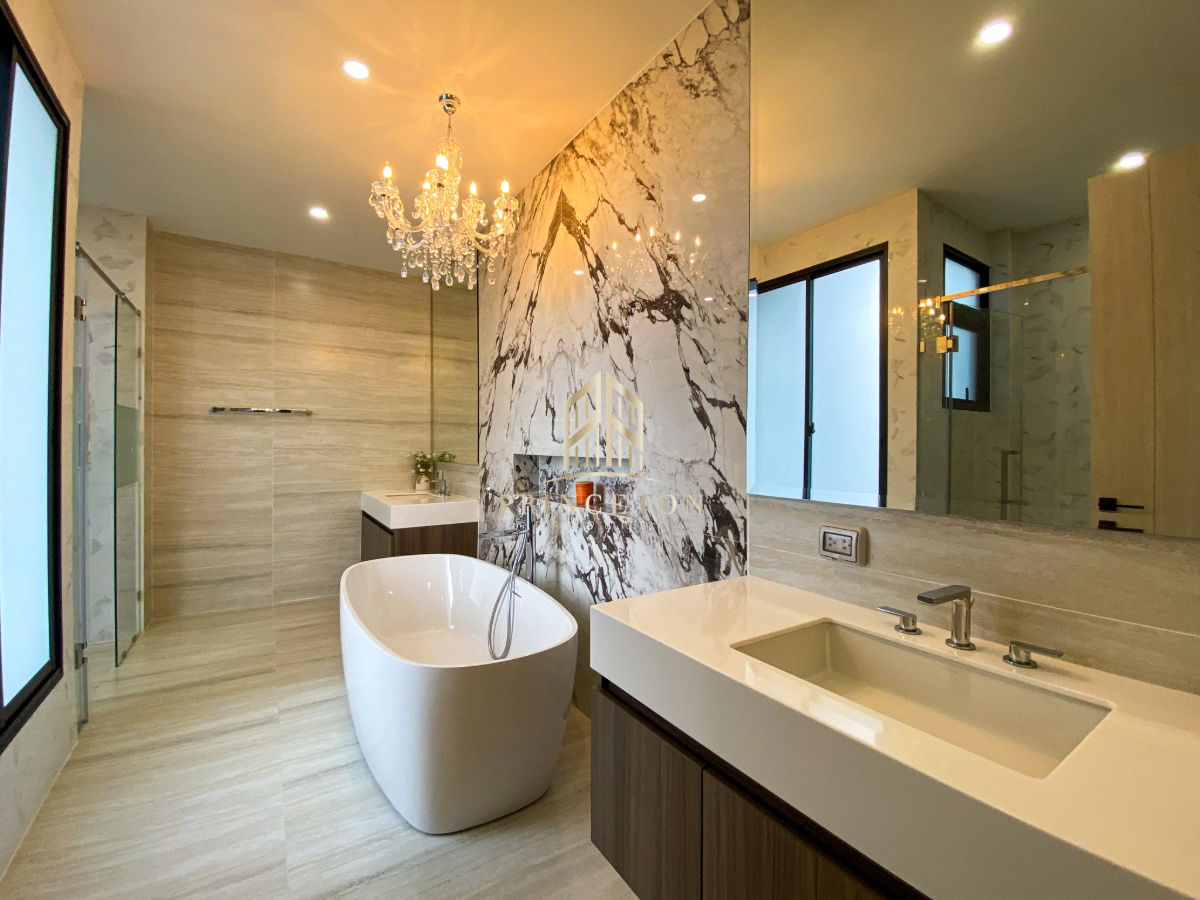 รูป ดิ ออเนอร์ โยธินพัฒนา บ้านเดี่ยวสไตล์ Private Pool Villa 3 ชั้น ระดับ Super Luxury - รูปที่ 20/41