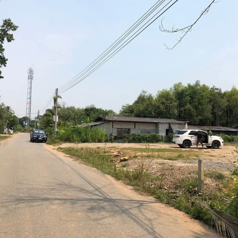 รูป ขายที่ดินสวย ทำเลแยกเจสัตหีบ บรรยากาศดี - รูปที่ 4/6