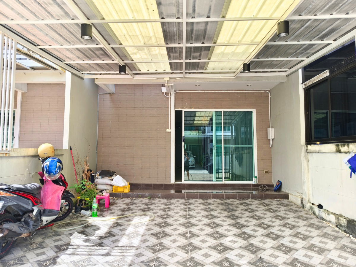รูป ขาย ทาวน์โฮม The Metro พระราม9 18.8 ตร.ว. 3.9 ล้านบาท ไม่หนวกหูเสียงรถไฟ 3ชั้น 3ห้องนอน 3ห้องน้ำ 5 นาทีถึงทางด่วนและรถไฟฟ้า เจ้าของขายเอง - รูปที่ 2/14