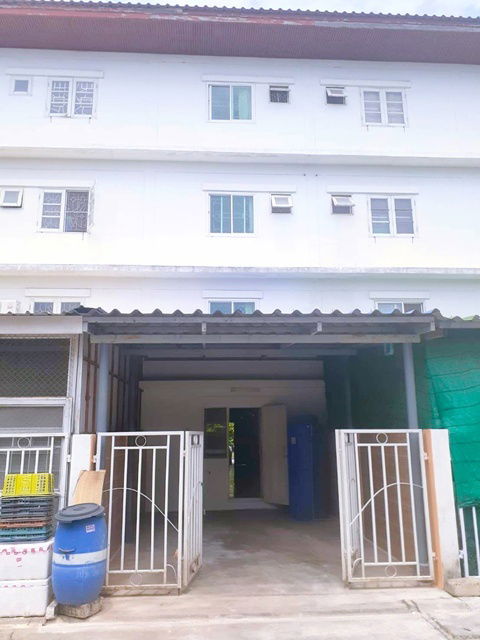 picture Parking available in front and back BIG C PathumThani 400m. Commercial building for rent 3-storey + - 7/8