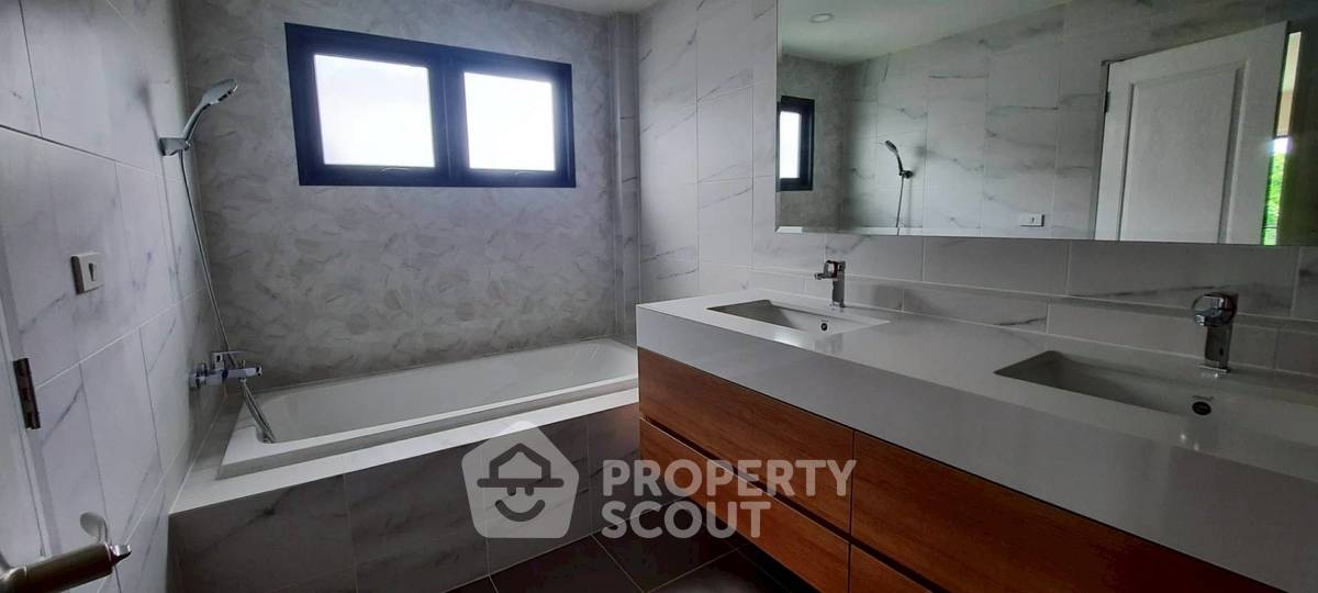picture 4-BR House at Centro Vibhavadi in Don Mueang (ID 2242700) - 11/23