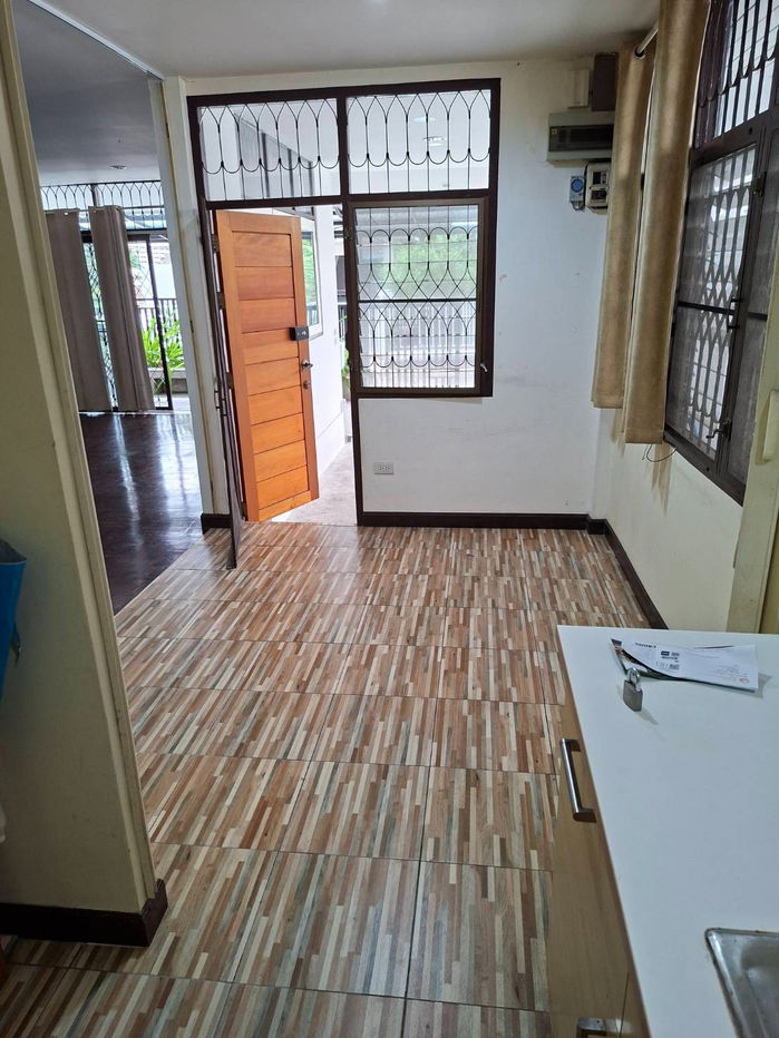 picture For Rent : Townhome Arden Thong Lor-Phattanakan 20 at Line : @homefinder - 8/17