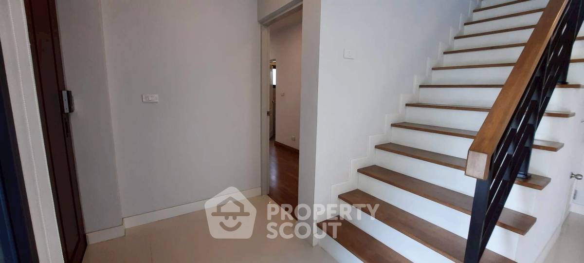 picture 4-BR House at Centro Vibhavadi in Don Mueang (ID 2242700) - 9/23