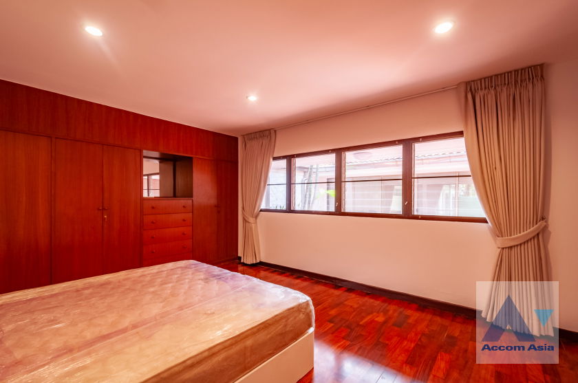picture 🔼🔽 AccomA 📩  3 BR House in Khlong Ton Nuea (1720459) - 12/20