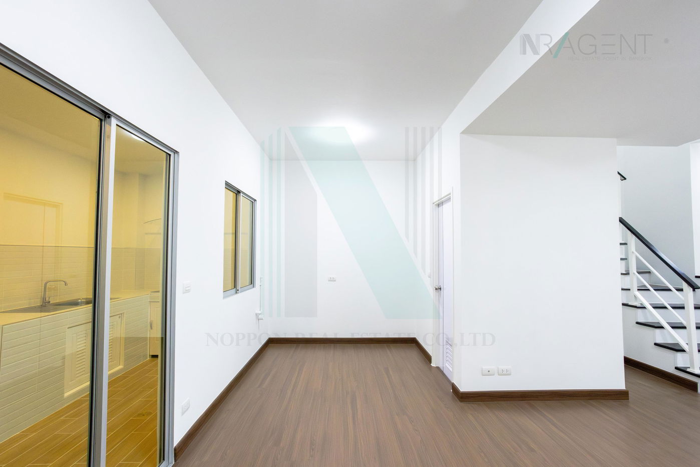 picture 🔺 For Sell Town house THE CONNECT ONNUT 2 2-story 3 bedroom 2 bathroom - 4/8