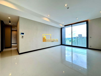 ขายคอนโด : Q Sukhumvit | Luxurious 3 Bedroom Condo Next to BTS - BR60507CD