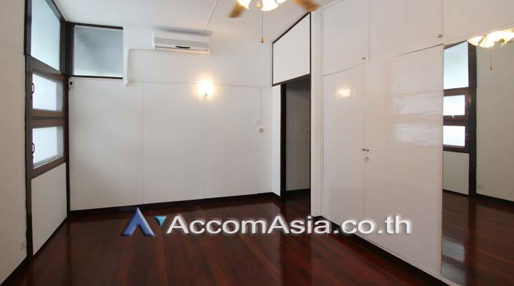 picture 🔼🔽 AccomA 📩 Pet friendly 3 BR House in Khlong Ton Nuea (13000372) - 9/12