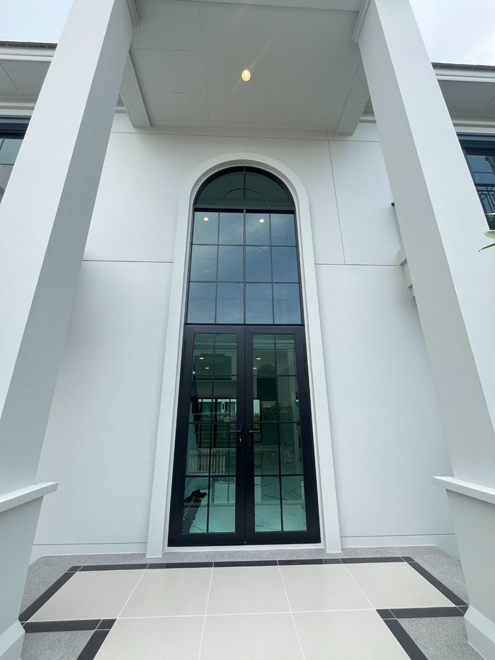 picture Last Corner Unit in the Zone! Setthasiri Don Mueang: A 308 sq.m. House on a 75.3 sq. wah Plot 4 Bedrooms, 5 Bathrooms, 3 Parking Spaces - 4/33