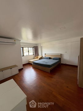 คอนโด 3-ห้องนอน ที่ ทองหล่อ ทาวเวอร์ คอนโดมิเนียม ใกล้ BTS ทองหล่อ (ID 2235646)