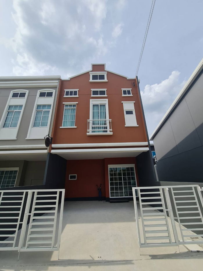 รูป บ้านตัวอย่าง TH111 พร้อมเฟอร์ฯ ใกล้ดอนเมือง – ม.รังสิต ราคาพิเศษ 4.99 ลบ! - รูปที่ 2/8