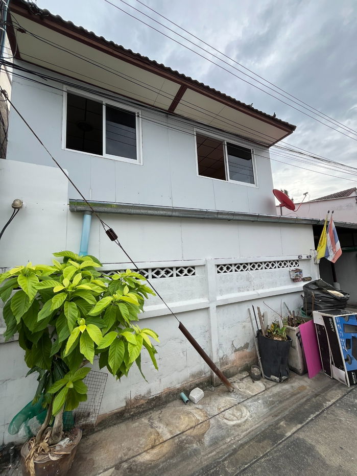 รูป ประกาศขายบ้านเดี่ยว 2 ชั้น พร้อมต่อเติมห้องครัวด้านหลัง - รูปที่ 30/40