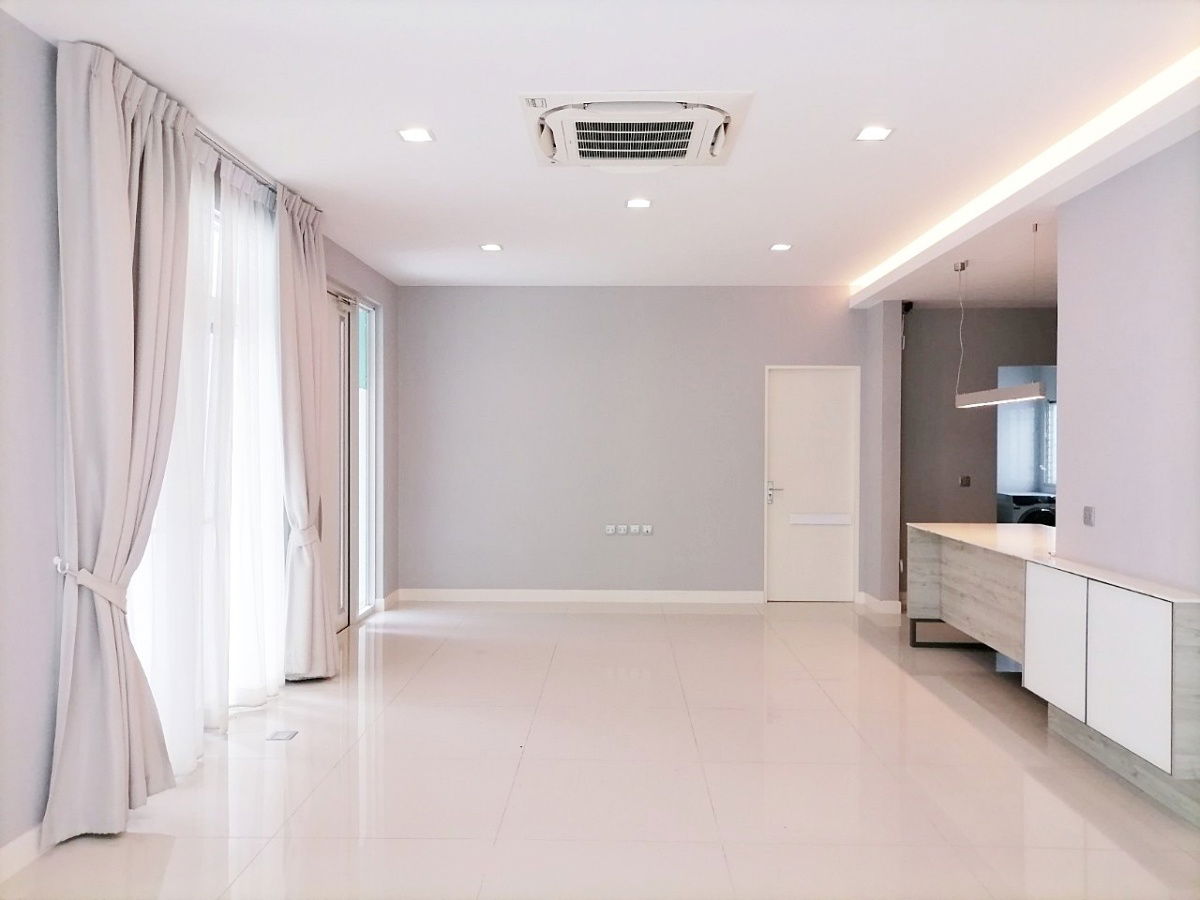 picture Luxury house for rent Manthana 2 Bangna Km.7 Mega Bangna  - 3/15