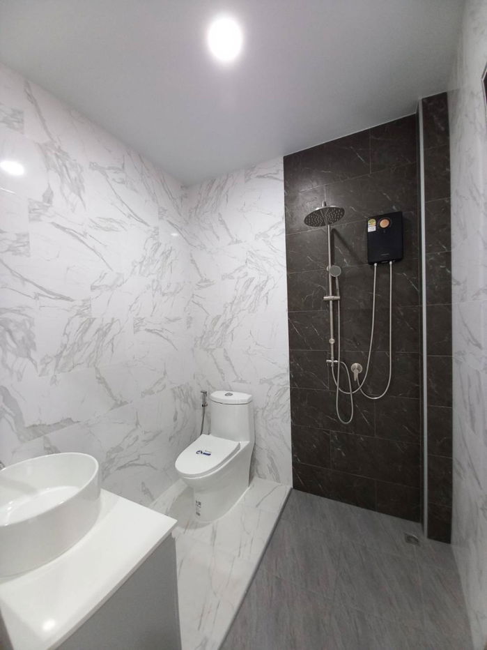 picture Pattaya house in prime location, 3beds 3baths before the railway - 14/19