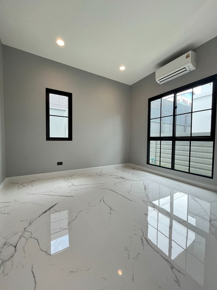 picture 2 Units! Setthasiri Don Mueang 4 Bedrooms, 4 Bathrooms, 2 Parking Spaces Ready to Move In!!! - 3/21