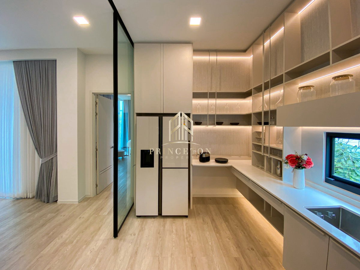 picture Luxury Home for Rent at VIVE Krungthep Kreetha Comes with a Private Swimming Pool - 16/48