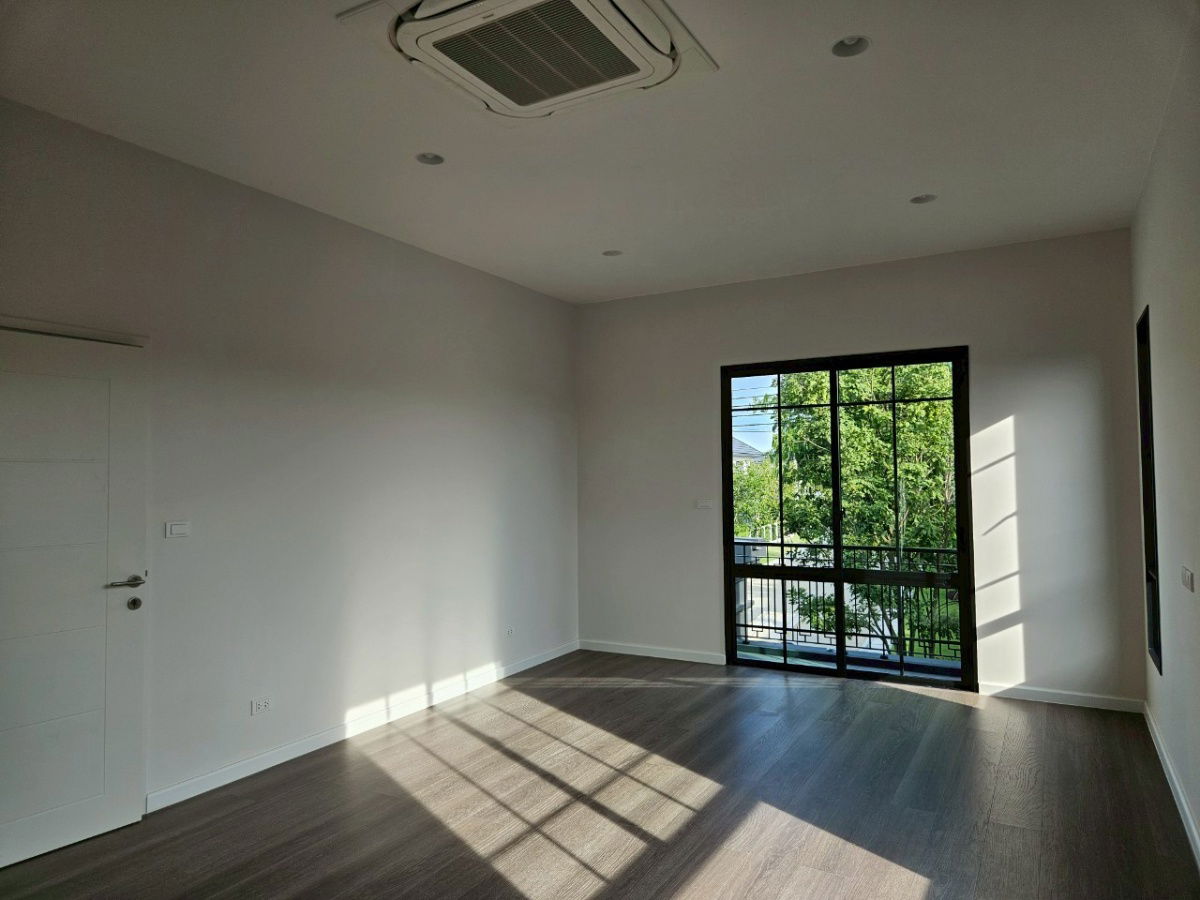 รูป บ้านหลังมุม พร้อมโอน! กู้ 100! 4 ห้องนอน 3ที่จอดรถ - รูปที่ 6/9