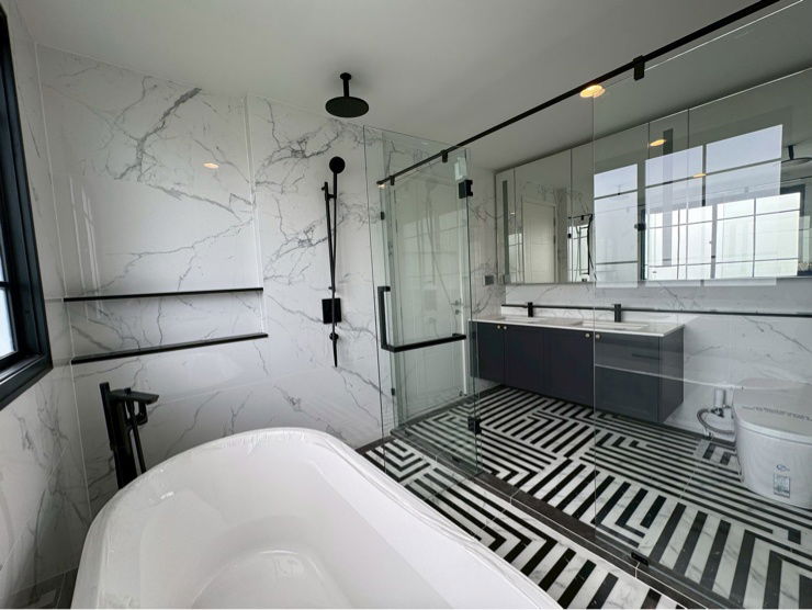 รูป บ้านพร้อมโอนฯ หลังใหญ่สุด โซนหน้าโครงการ ลดสูงสุดกว่า 8,000,000 บาท!! - รูปที่ 7/8