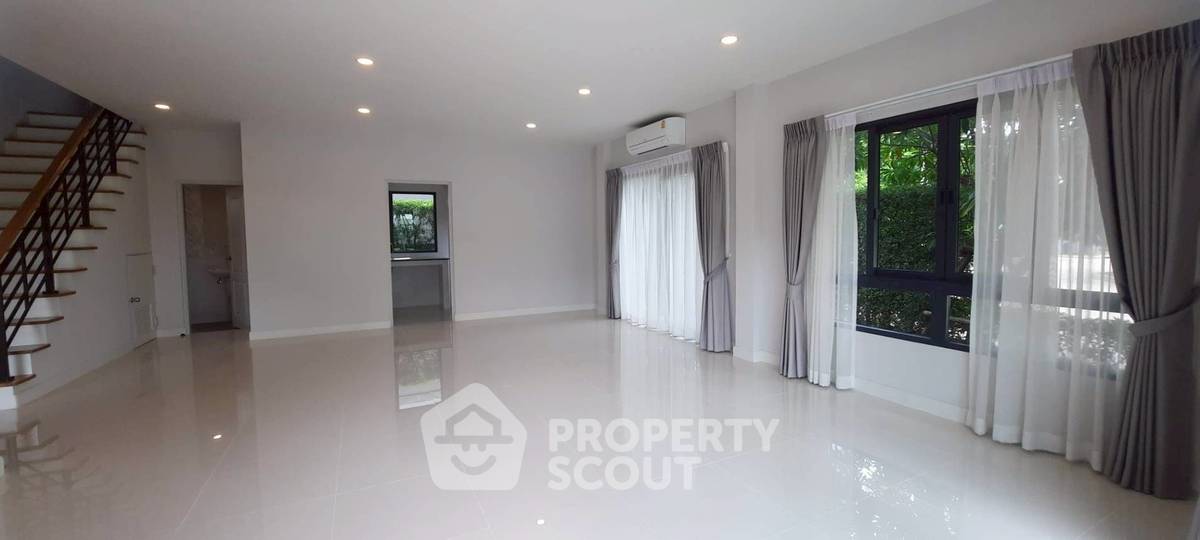 picture 4-BR House at Centro Vibhavadi in Don Mueang (ID 2242700) - 5/23