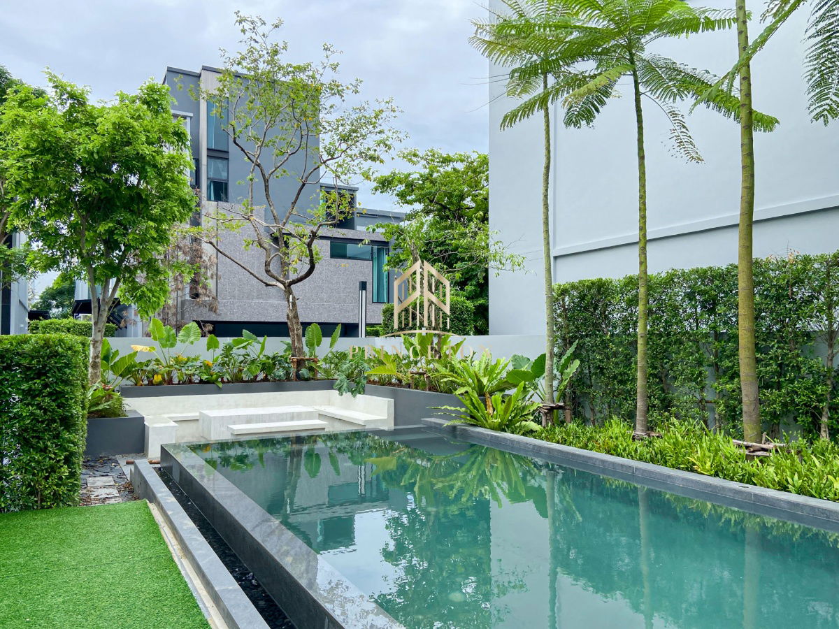picture Luxury Home for Rent at VIVE Krungthep Kreetha Comes with a Private Swimming Pool - 43/48