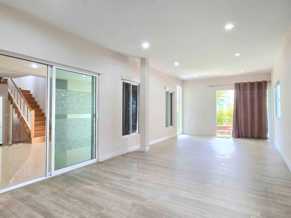 picture 2-story detached house for rent in Passorn Prestige Village, Rangsit, Khlong 2 Located on a main road. - 6/11