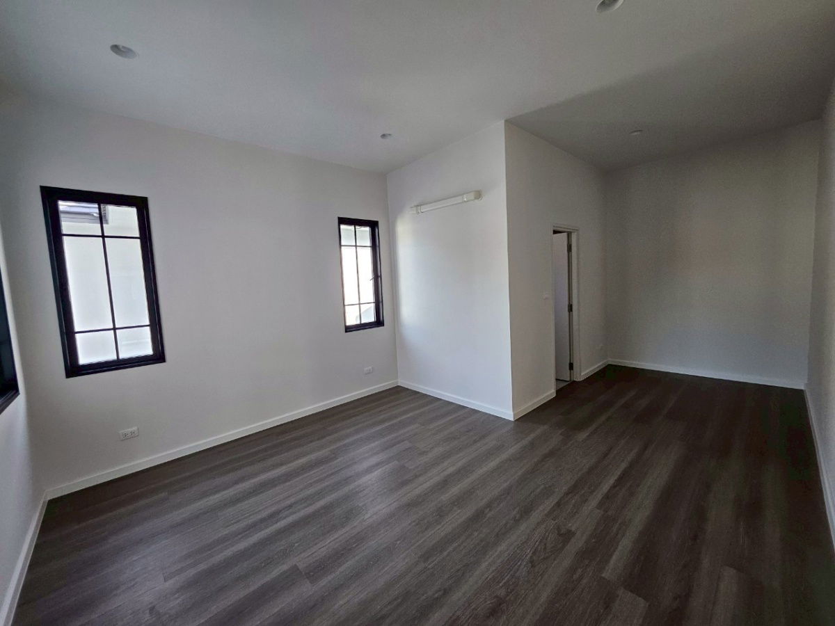 รูป บ้านเดี่ยว เลขมงคล 9/29 4ห้องนอน ติดถนนใหญ่ พร้อมโอน!  - รูปที่ 4/8