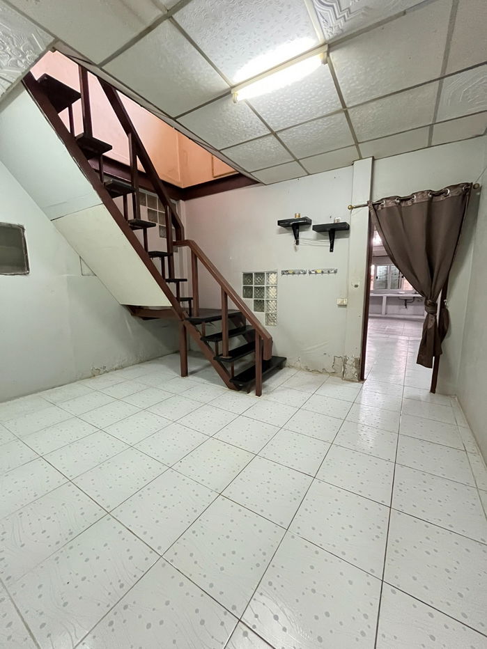 รูป ประกาศขายบ้านเดี่ยว 2 ชั้น พร้อมต่อเติมห้องครัวด้านหลัง - รูปที่ 6/40