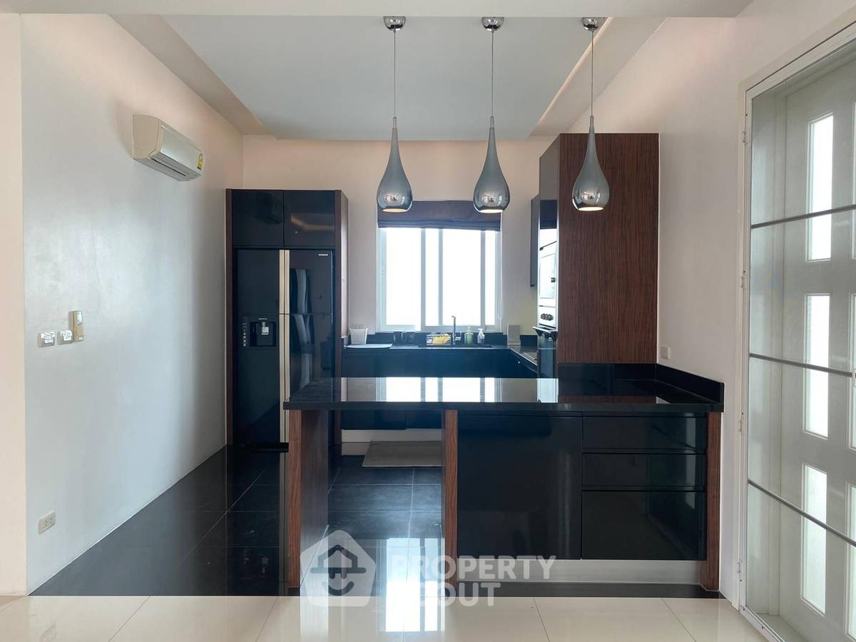 รูป บ้าน 4-ห้องนอน ที่ ฟอลคอน ฮิลล์ ใน หนองแก (ID 2243140) - รูปที่ 10/15