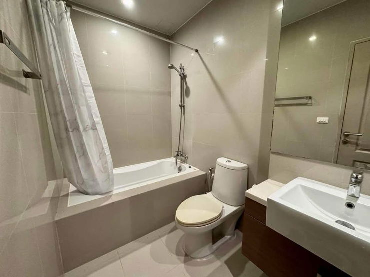 picture  For rent ✨ Noble Refine 🔥 Line ID @034etfin 📲 1 bedroom 1 bathroom✨ BTS Phrom Phong 180 meters 💚 - 11/16